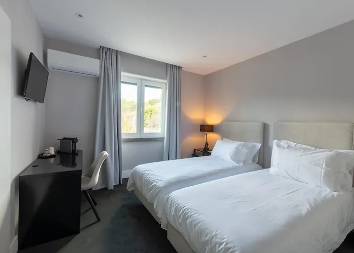 Avenuehillhotel Отель *