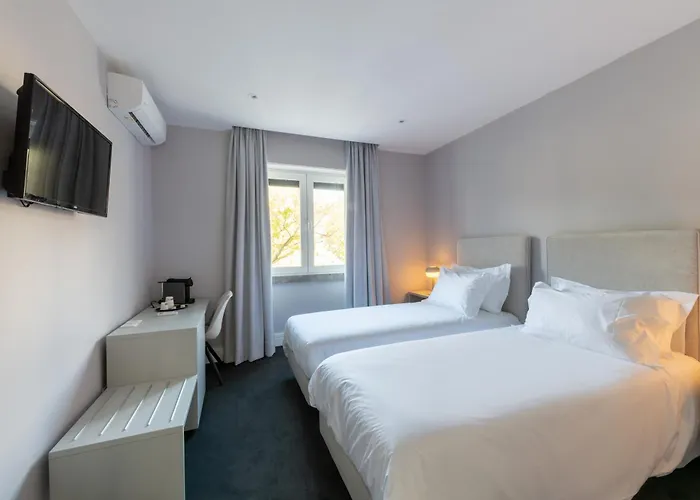 Avenuehillhotel Отель *